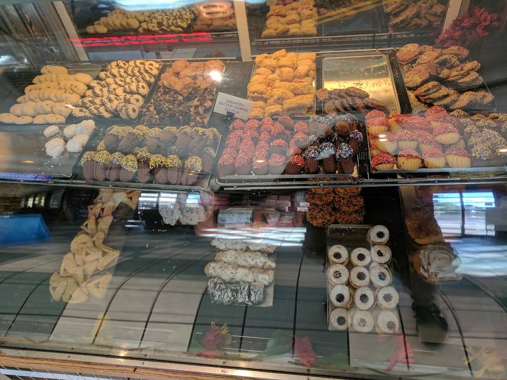 Chompies Restaurant, Deli, and Bakery | bakery | 1160 E University Dr, Tempe, AZ 85281, USA | 4805570700 OR +1 480-557-0700