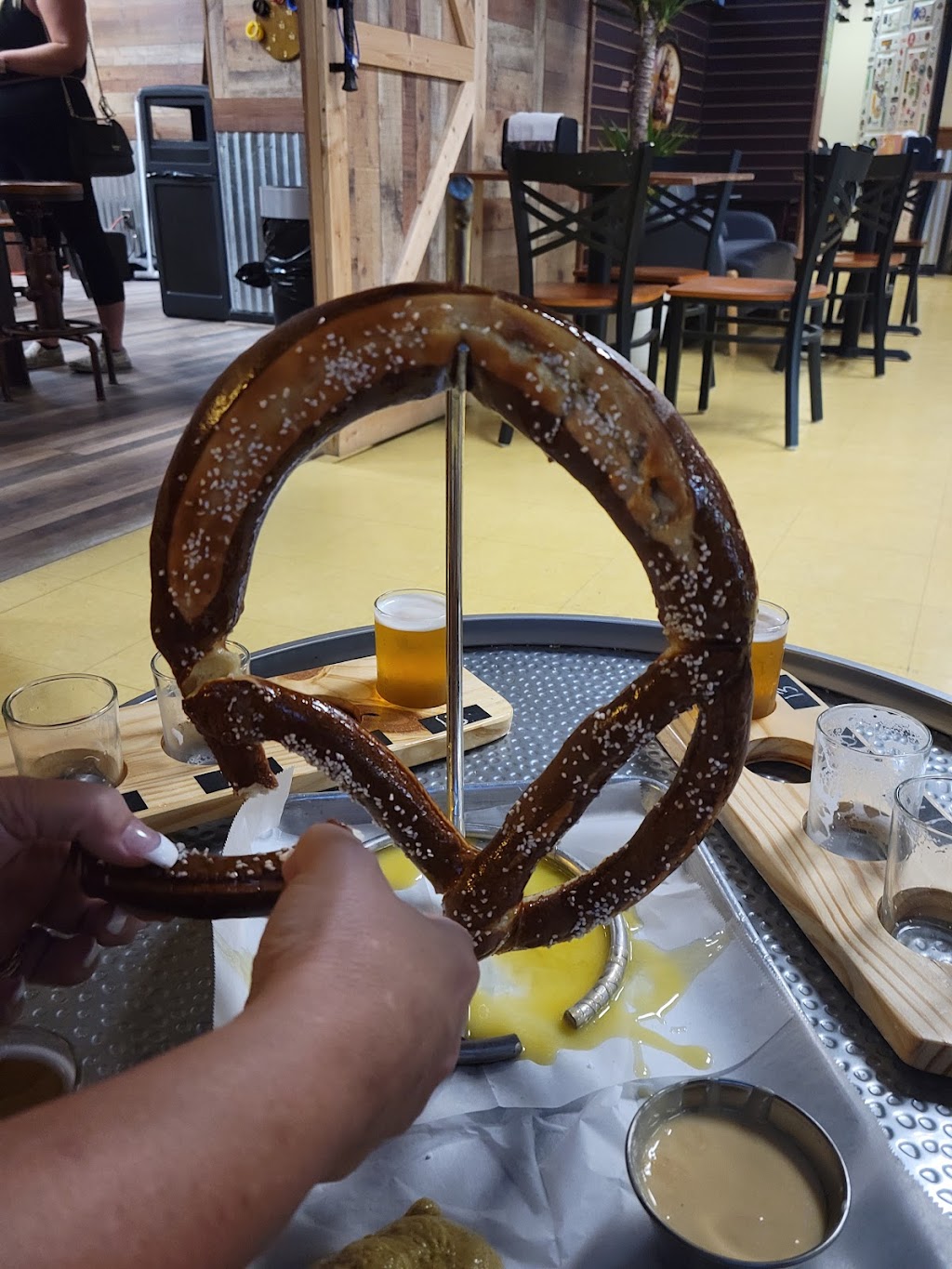 Growler Country | restaurant | 3305 Capital Cir NE, Tallahassee, FL 32308, USA | 8507657771 OR +1 850-765-7771