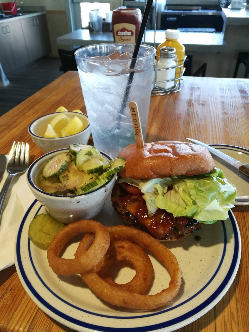 Scorpion Bay Club | restaurant | 10970 Peninsula Blvd, Morristown, AZ 85342, USA | 9285012628 OR +1 928-501-2628