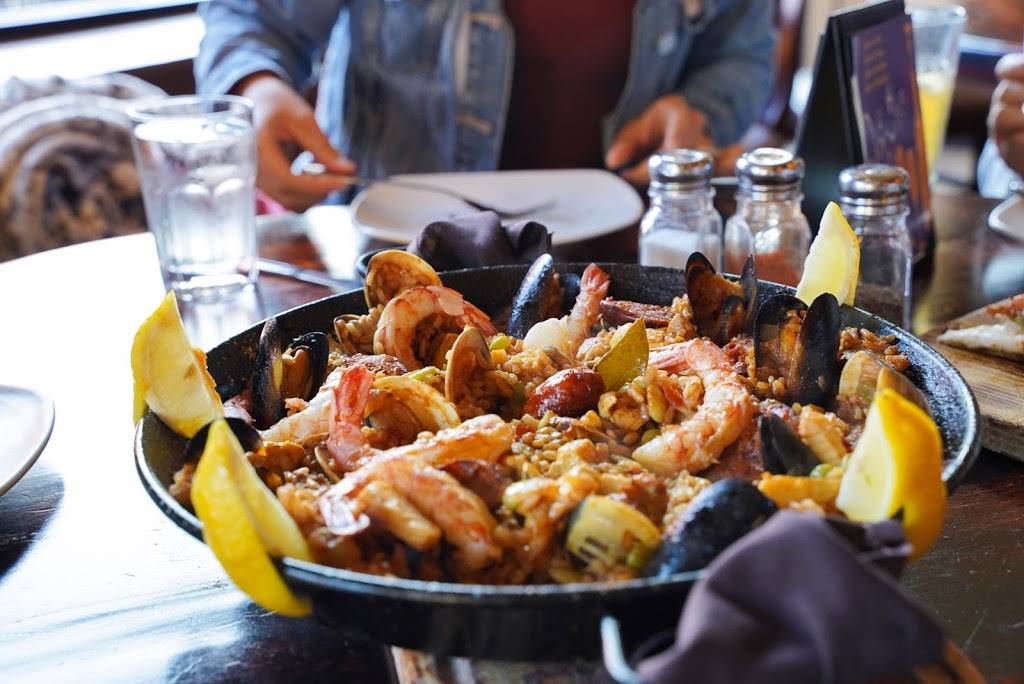 Tablas Woodstone Taverna | restaurant | 15522 Main St, Mill Creek, WA 98012, USA | 4259487654 OR +1 425-948-7654