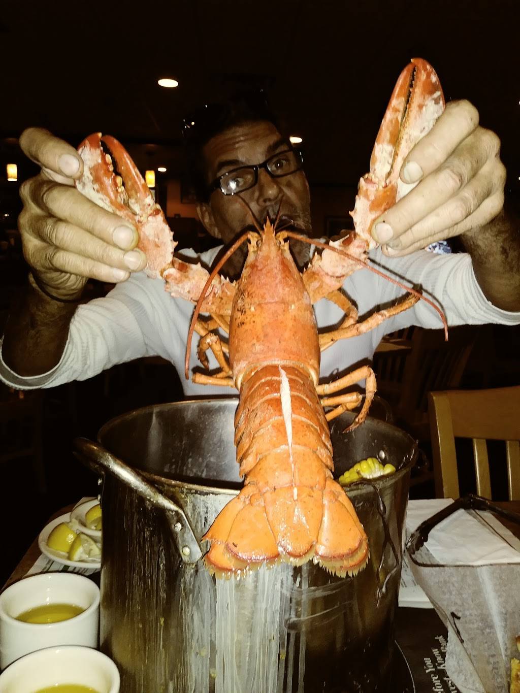 The Clam Bake | restaurant | 16520 S Tamiami Trail, Fort Myers, FL 33908, USA | 2394821930 OR +1 239-482-1930