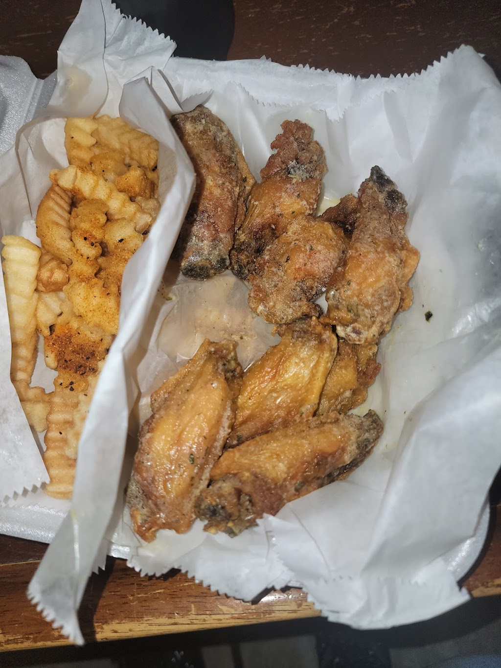 Wj Wings & Seafood | restaurant | Memphis, TN 38114, USA | 9015902265 OR +1 901-590-2265