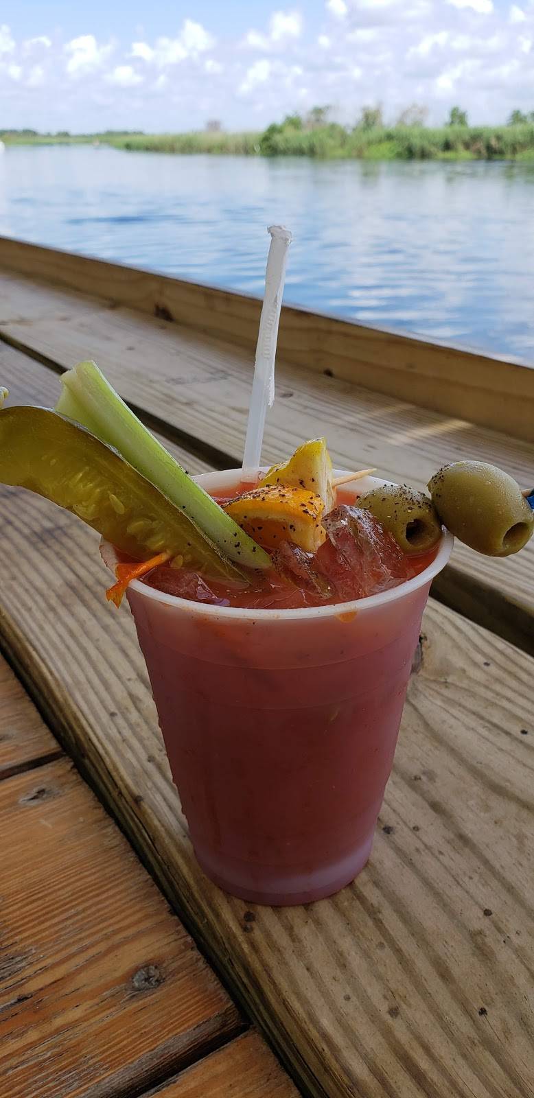 Gators Riverside Grille | restaurant | 4255 Peninsula Point, Sanford, FL 32771, USA | 4076889700 OR +1 407-688-9700