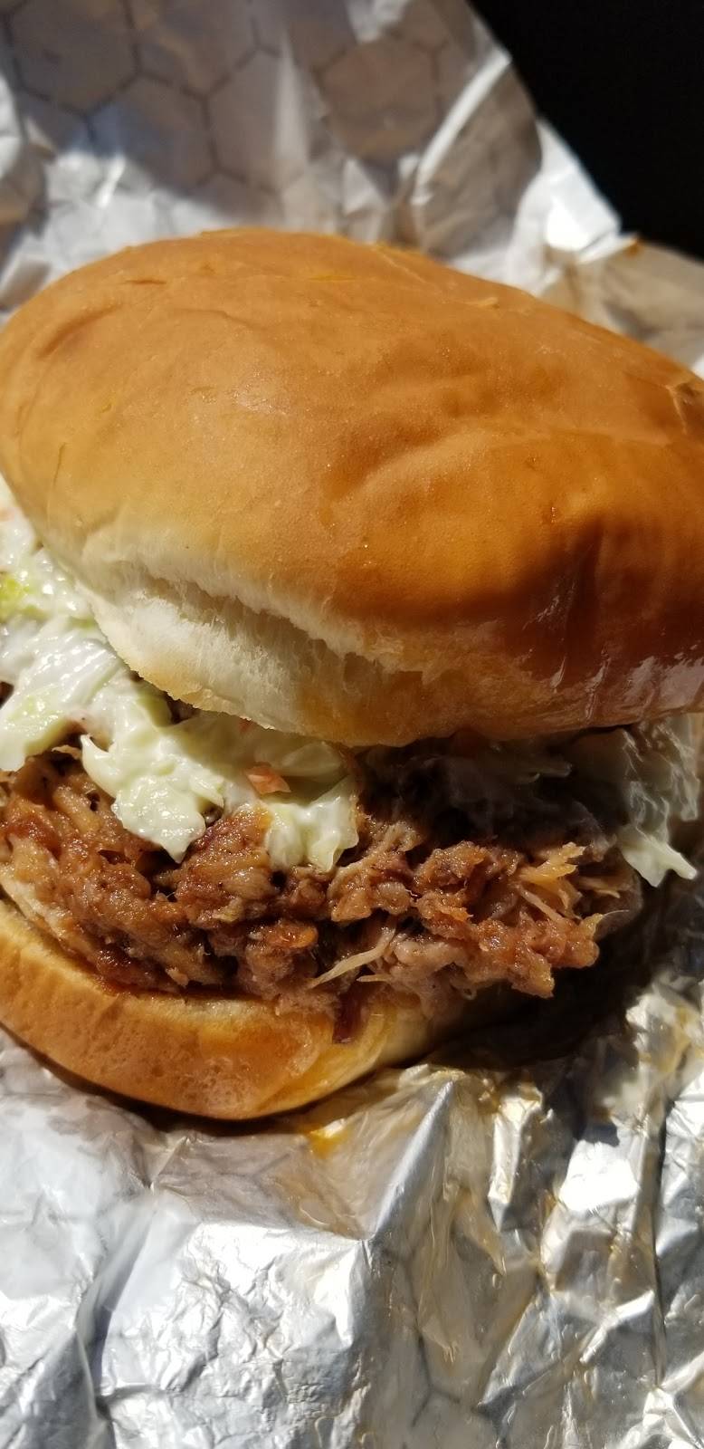 Mikeys Smoked Meats & Deli | restaurant | 20899 AR-5, Mountain View, AR 72560, USA | 8702692666 OR +1 870-269-2666