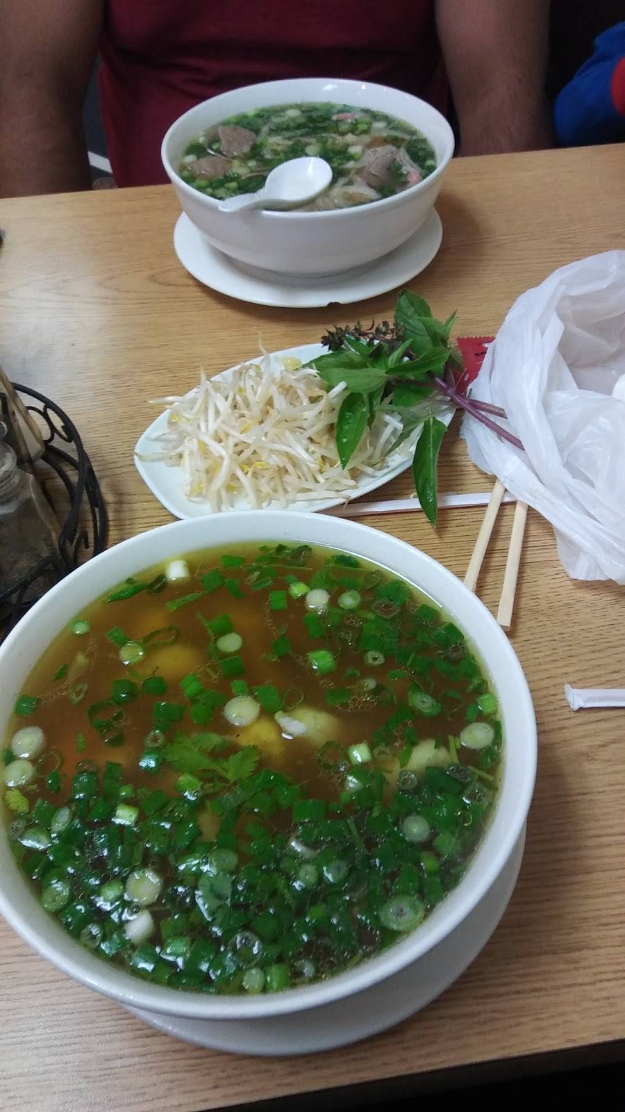 Pho Ngon | restaurant | 2055 E Highland Ave, San Bernardino, CA 92404, USA | 9098644931 OR +1 909-864-4931