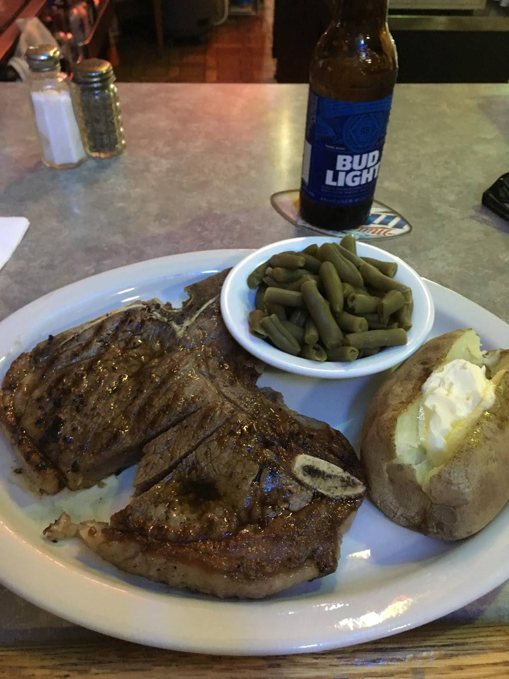 New Castle Roadhouse | restaurant | 1507 S Memorial Dr, New Castle, IN 47362, USA | 7655212100 OR +1 765-521-2100