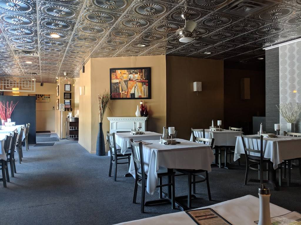 Mynt Fusion Bistro | restaurant | 800 W Main St, Lowell, MI 49331, USA | 6169879307 OR +1 616-987-9307