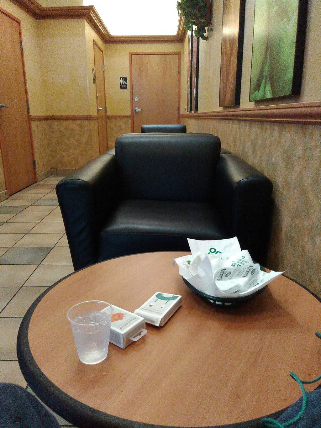 Subway | meal takeaway | 9377 NE Cascades Pkwy, Portland, OR 97220, USA | 5035484889 OR +1 503-548-4889