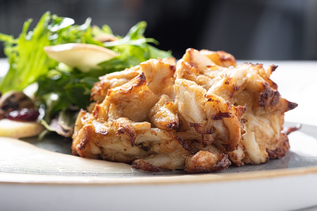 Legal Sea Foods - Logan Airport Terminal B | restaurant | Boston Logan International Airport, Terminal B, 1 Harborside Dr, Boston, MA 02128, USA | 6175682811 OR +1 617-568-2811