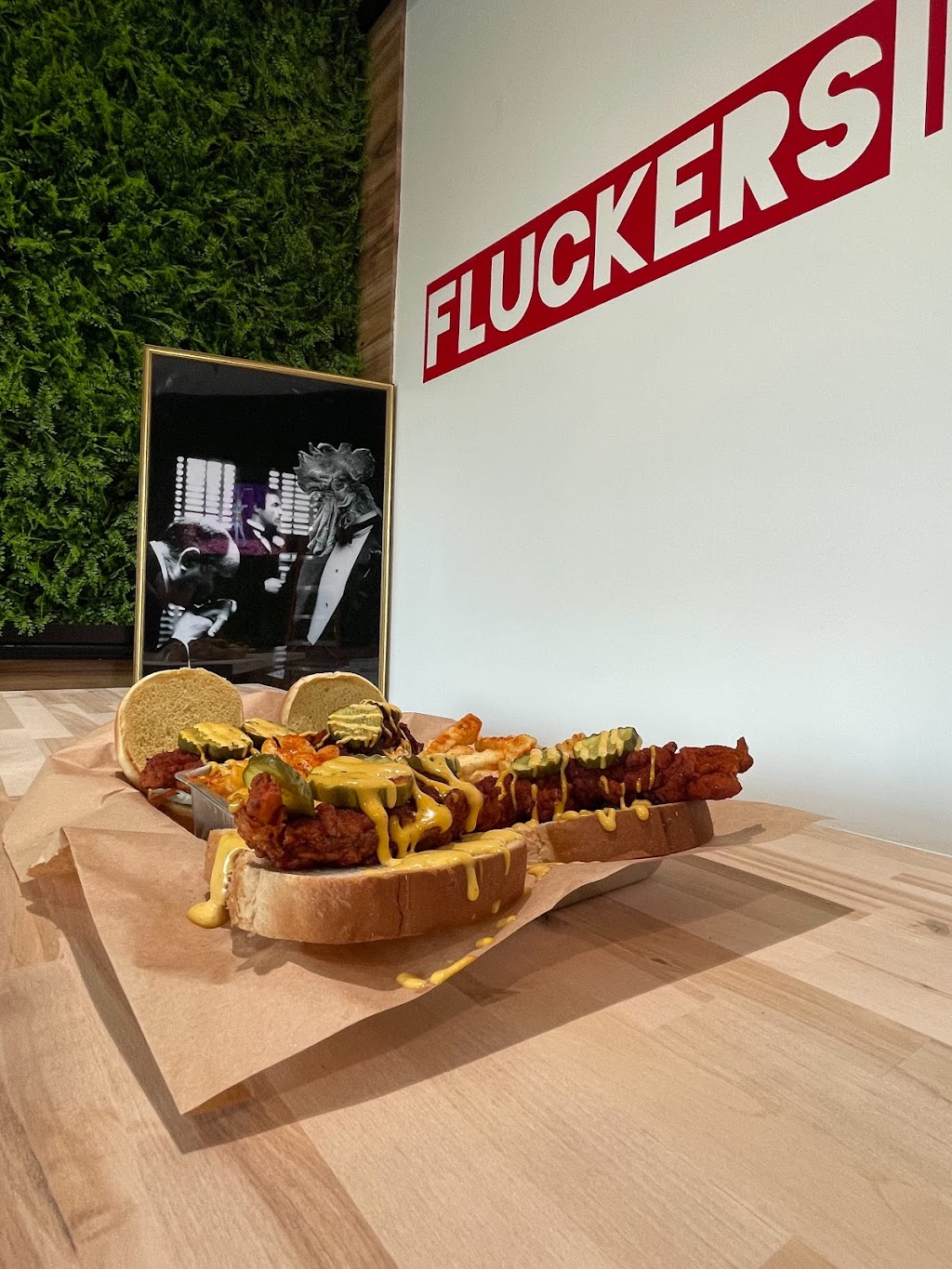 Fluckers Nashville Hot Chicken | restaurant | 8963 N Cedar Ave #101, Fresno, CA 93720, USA | 5599004019 OR +1 559-900-4019