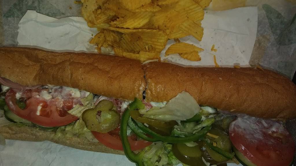 Subway Restaurants | restaurant | Crossing S/C, 5333 State Hwy 121 #131, The Colony, TX 75056, USA | 9726251700 OR +1 972-625-1700