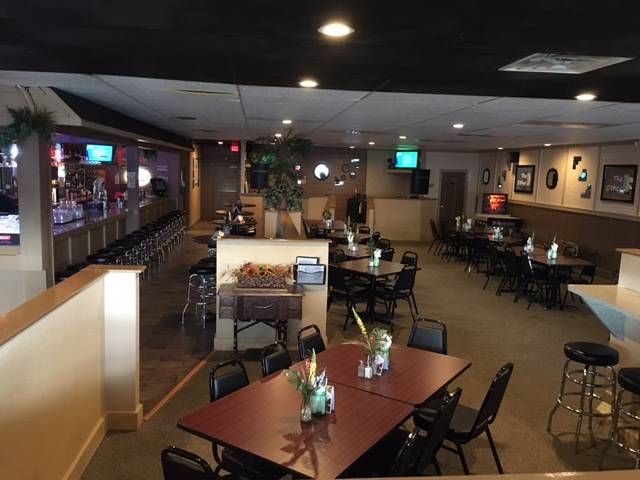 McCunes The Other Side Bar & Bistro | restaurant | 5038 Lewis Ave, Toledo, OH 43612, USA | 4194761577 OR +1 419-476-1577