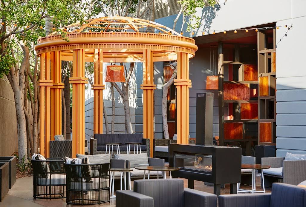 Sinder Lounge | restaurant | 4100 Admiralty Way, Marina Del Rey, CA 90292, USA | 3104484815 OR +1 310-448-4815