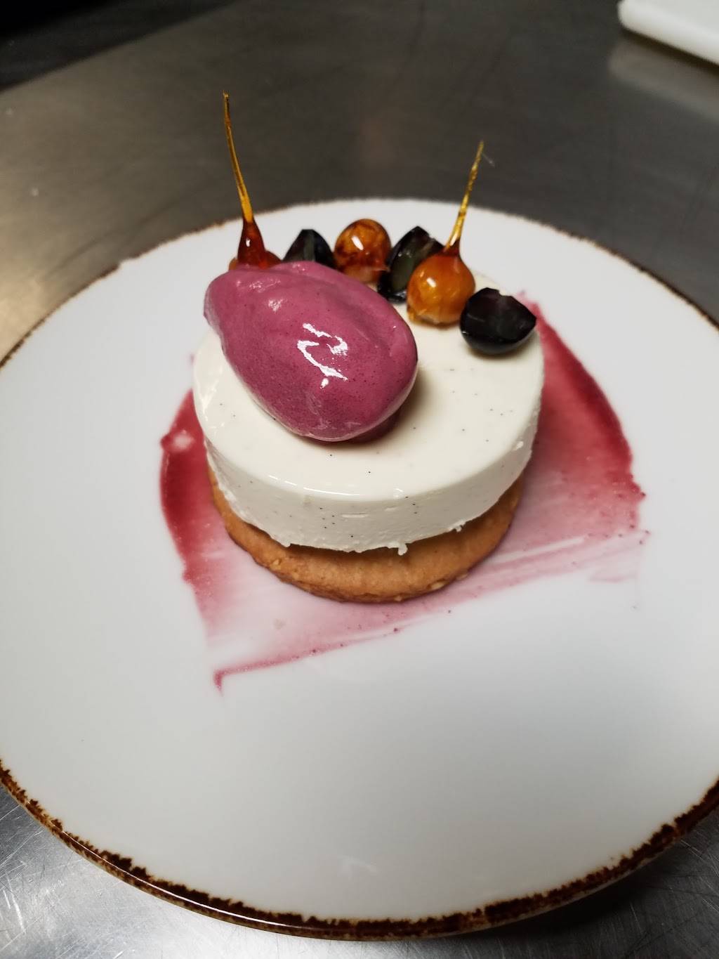 Bistro 5 | restaurant | 5 Playstead Rd, Medford, MA 02155, USA | 7813957464 OR +1 781-395-7464