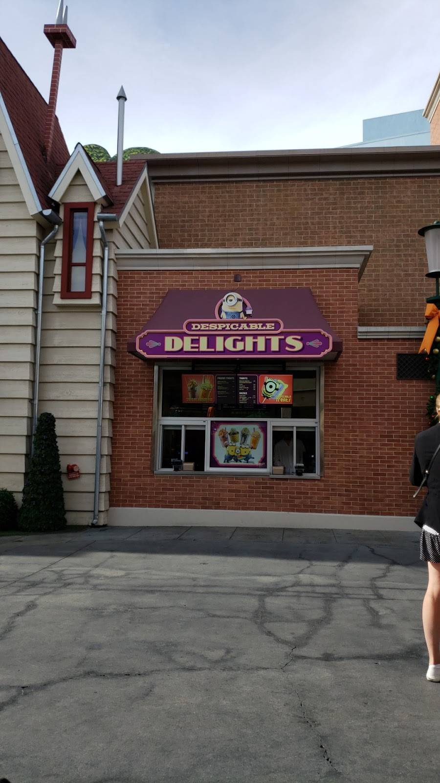 Despicable Delights | restaurant | 49 Production Plaza, North Hollywood, CA 91602, USA | 8008648377 OR +1 800-864-8377