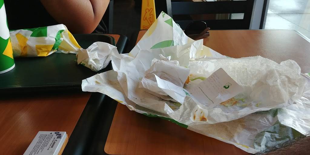 Subway | restaurant | Unit A01011C, Maple Grove Village, 511 Maple Grove Dr, Oakville, ON L6J 6X8, Canada | 9058446175 OR +1 905-844-6175