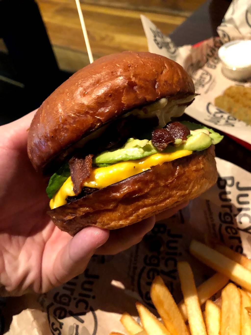 Juicy Burgers | restaurant | 470 E Windmill Ln #100, Las Vegas, NV 89123, USA | 7252065194 OR +1 725-206-5194