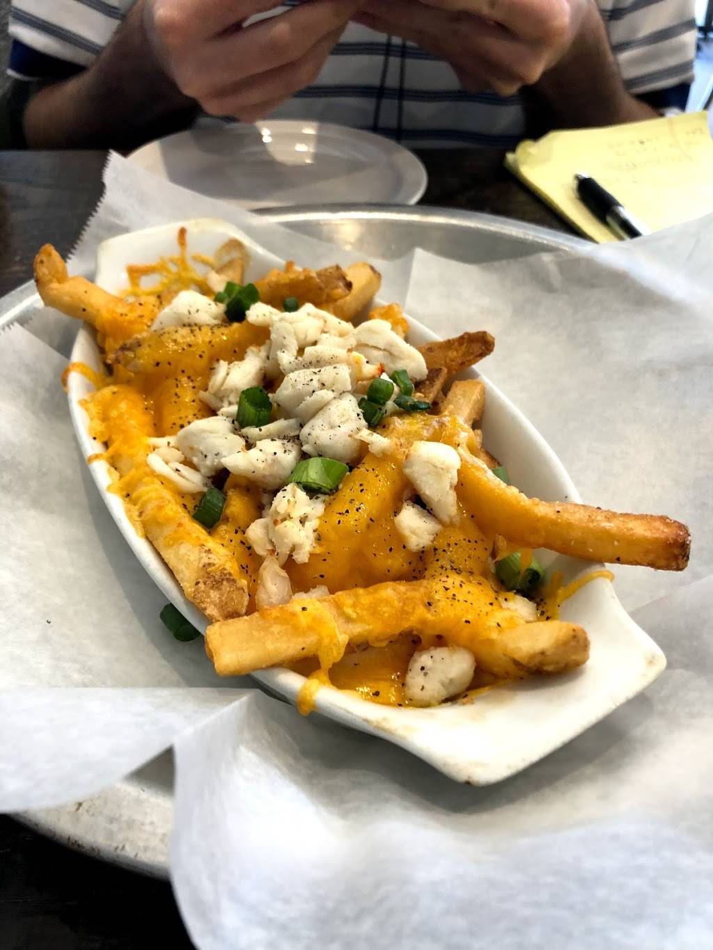 CJ Finz Raw Bar & Grille | restaurant | 9413 West St, Manassas, VA 20110, USA | 5712921742 OR +1 571-292-1742