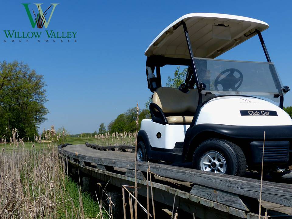 Willow Valley Golf Course | restaurant | 8475 English Church Rd E, Mount Hope, ON L0R 1W0, Canada | 9056792703 OR +1 905-679-2703