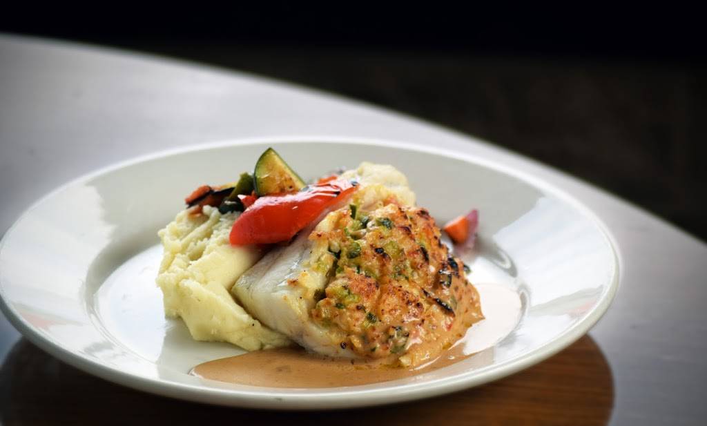 Boosters Buoy | restaurant | 4979, 209 Dodge St, Racine, WI 53402, USA | 2626333222 OR +1 262-633-3222