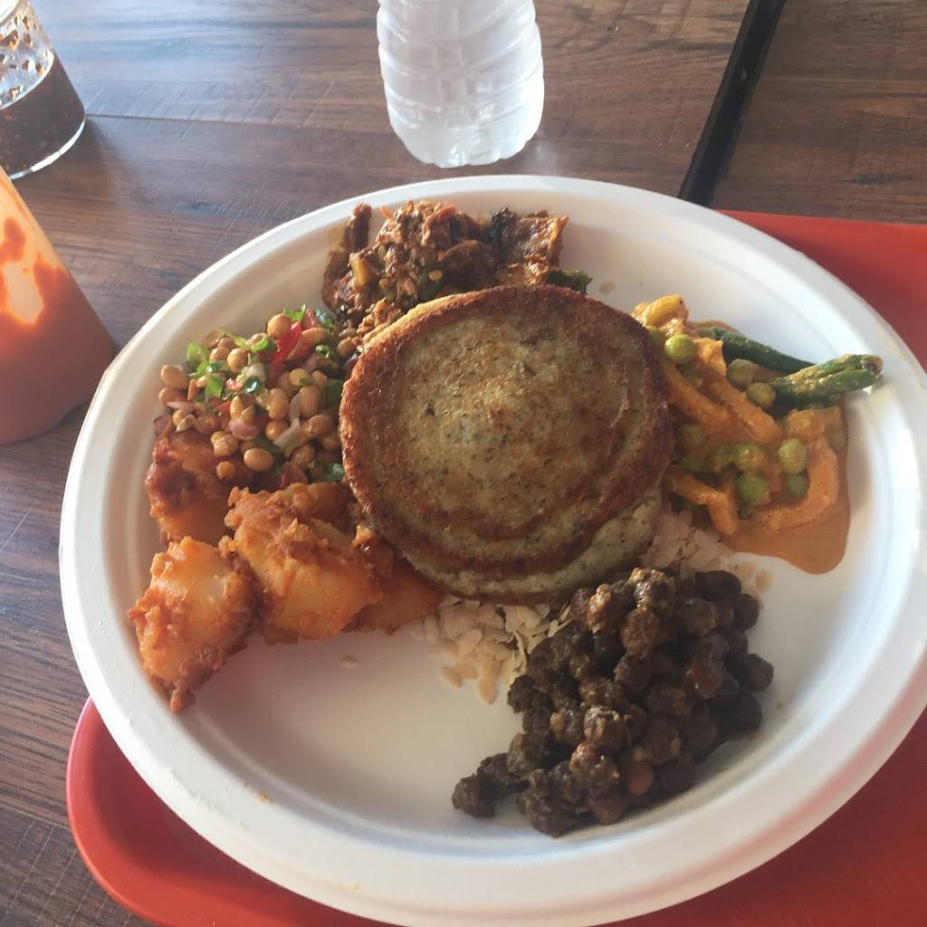 Momo Crave | restaurant | 38-07 69th St, Woodside, NY 11377, USA | 7182551714 OR +1 718-255-1714