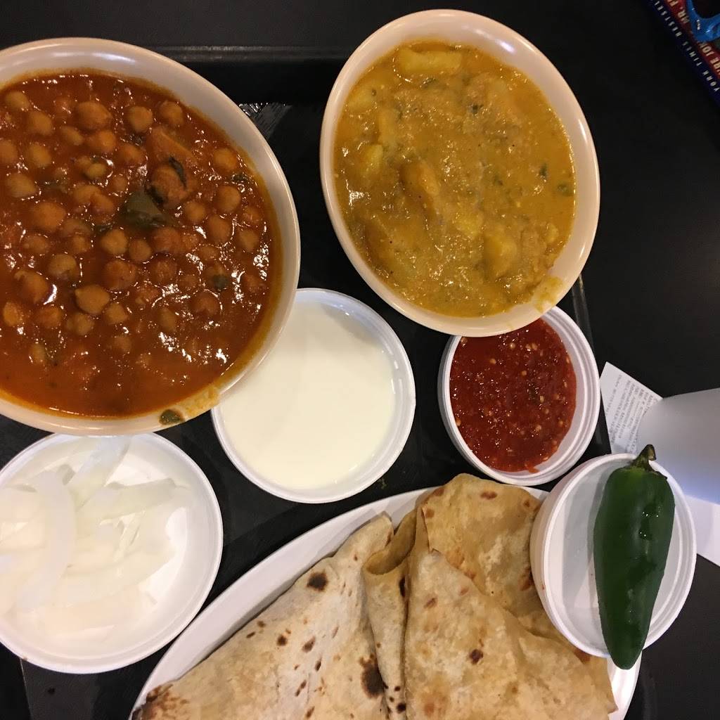 Ghareeb Nawaz | restaurant | 807 West Roosevelt Road, Chicago, IL 60608, USA | 3124330123 OR +1 312-433-0123