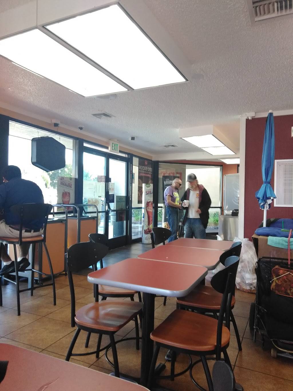 Jack in the Box | restaurant | 1340 Rosecrans St, San Diego, CA 92106, USA | 6192227608 OR +1 619-222-7608