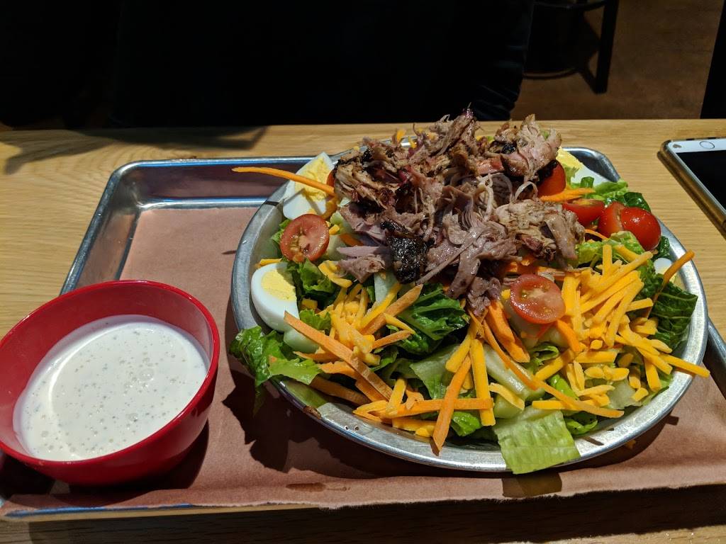 DOCs Commerce Smokehouse | restaurant | 754 Vel R. Phillips Ave, Milwaukee, WI 53203, USA | 4149352029 OR +1 414-935-2029