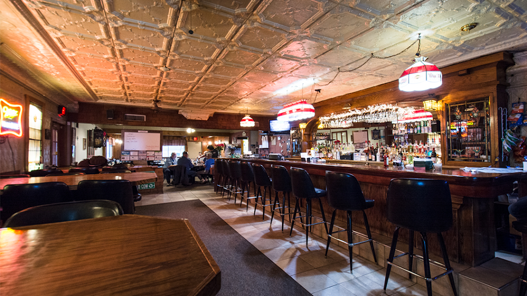 Local Folks Restaurant & Pub | restaurant | 39601 60th St, Burlington, WI 53105, USA | 2625393200 OR +1 262-539-3200