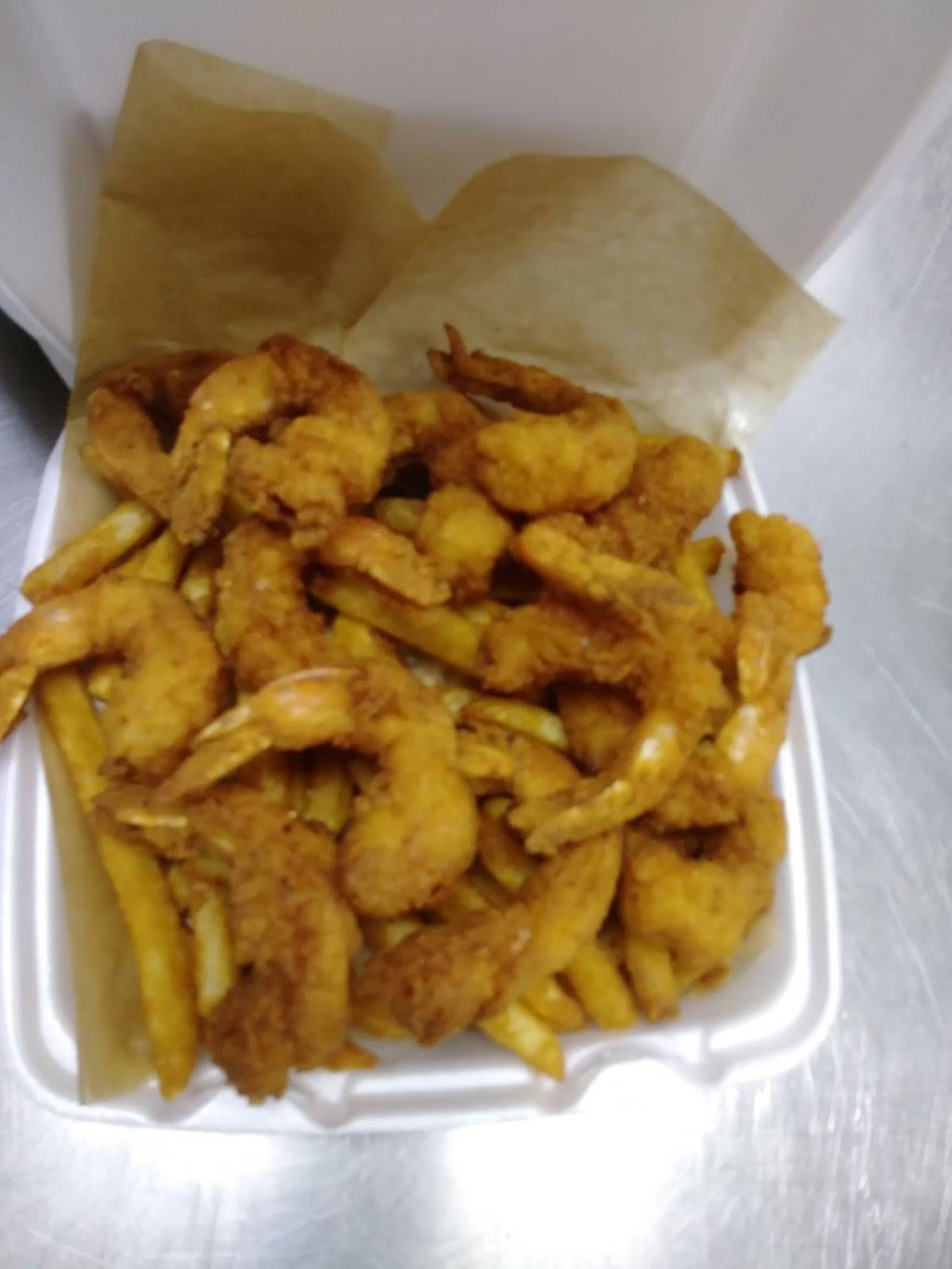 Sharx Fish & Chicken | restaurant | 8785 Blue Ridge Blvd, Kansas City, MO 64138, USA | 8168884809 OR +1 816-888-4809