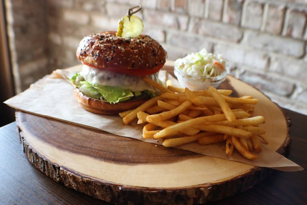 Chicanes Restaurant & Bar | restaurant | 3101 Golfview Rd, Sebring, FL 33870, USA | 8633140348 OR +1 863-314-0348