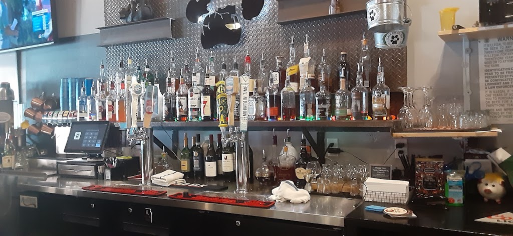 Black Bear Bar & Grille | restaurant | 219 W Main St, New Castle, CO 81647, USA | 9709840999 OR +1 970-984-0999