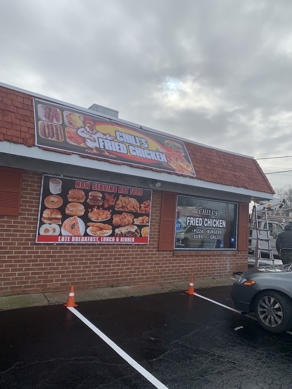 Chilis fried chicken | restaurant | 625 Delaware St, New Castle, DE 19720, USA | 3022760723 OR +1 302-276-0723