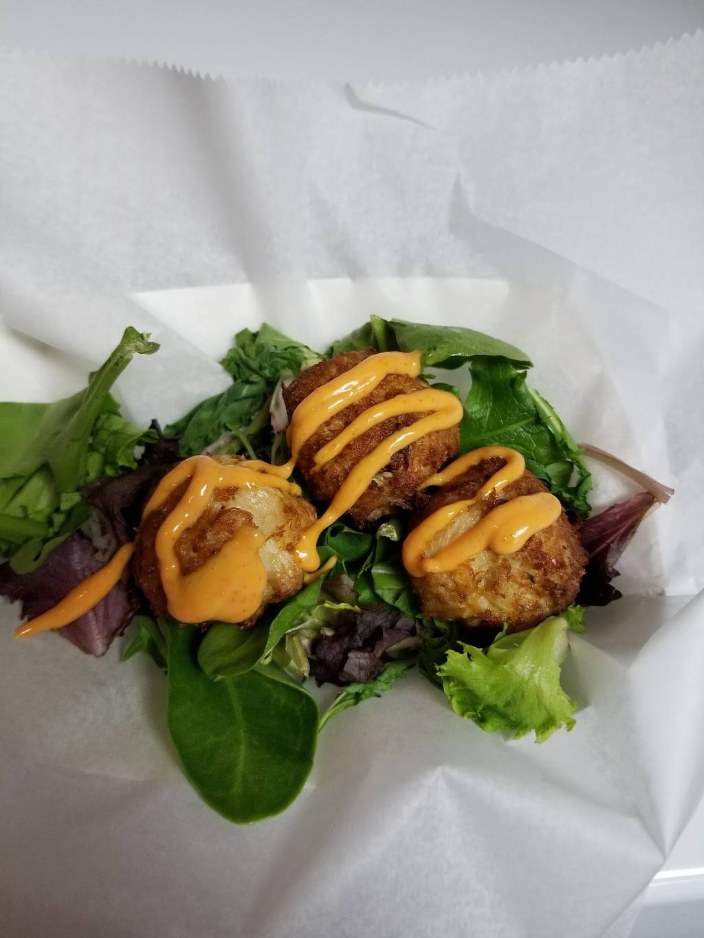 Hennys Sports Bar | restaurant | 2748 N 29th St, Philadelphia, PA 19132, USA | 2672392986 OR +1 267-239-2986