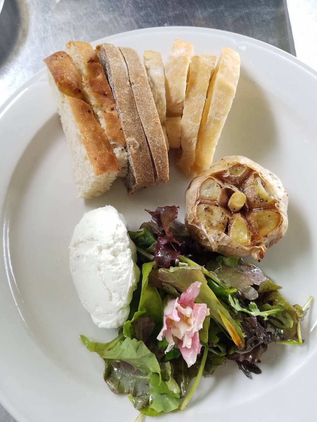 Stonecat Cafe: Regional Cuisine & Bar | cafe | 5315 NY-414, Hector, NY 14841, USA | 6075465000 OR +1 607-546-5000