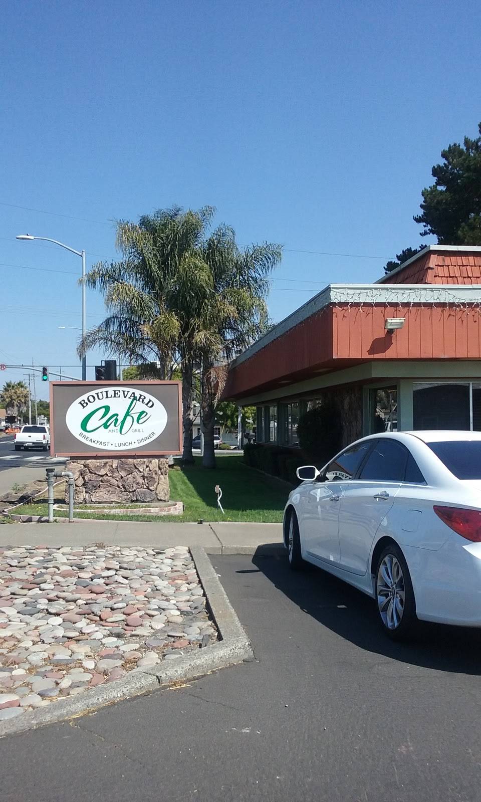 Boulevard Cafe & Grill | restaurant | 1096 Petaluma Blvd N, Petaluma, CA 94952, USA | 7077730925 OR +1 707-773-0925