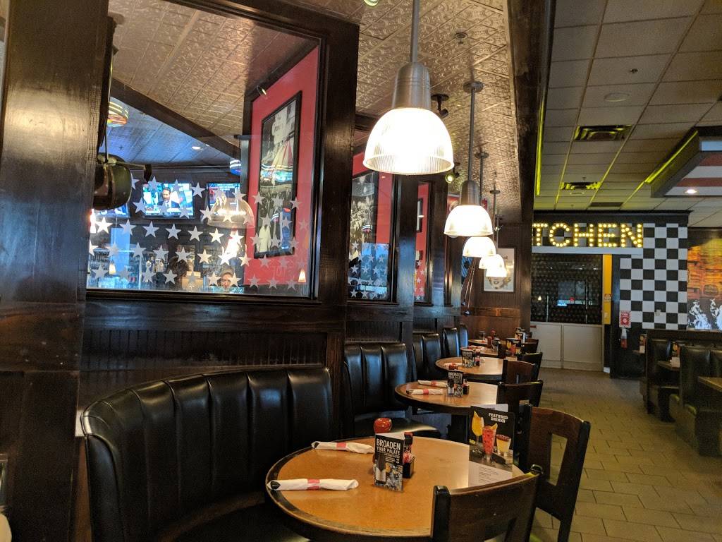 TGI Fridays | restaurant | 4151 Millenia Blvd, Orlando, FL 32839, USA | 4073527540 OR +1 407-352-7540