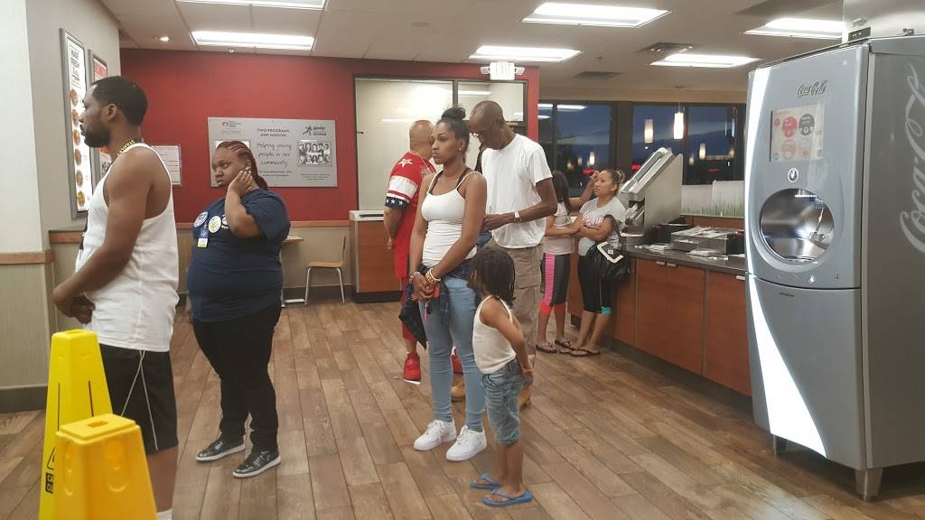 Wendys | restaurant | 5545 Xerxes Ave N, Brooklyn Center, MN 55430, USA | 7633248283 OR +1 763-324-8283