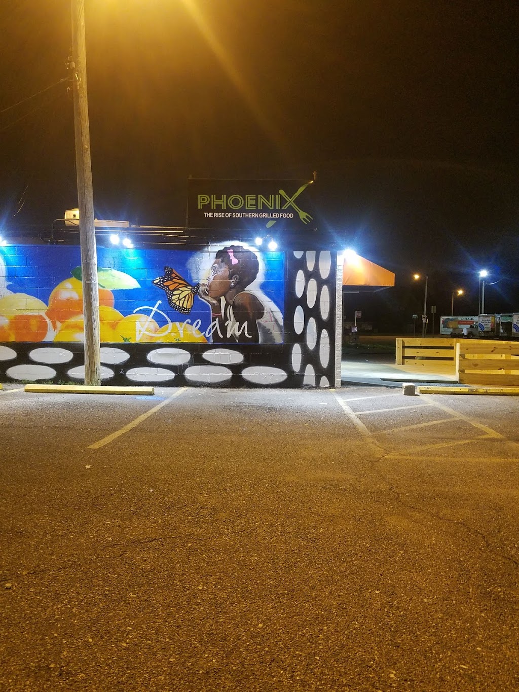 Phoenix Southern Grill | restaurant | 1661 Semmes St, Memphis, TN 38114, USA | 9014215263 OR +1 901-421-5263