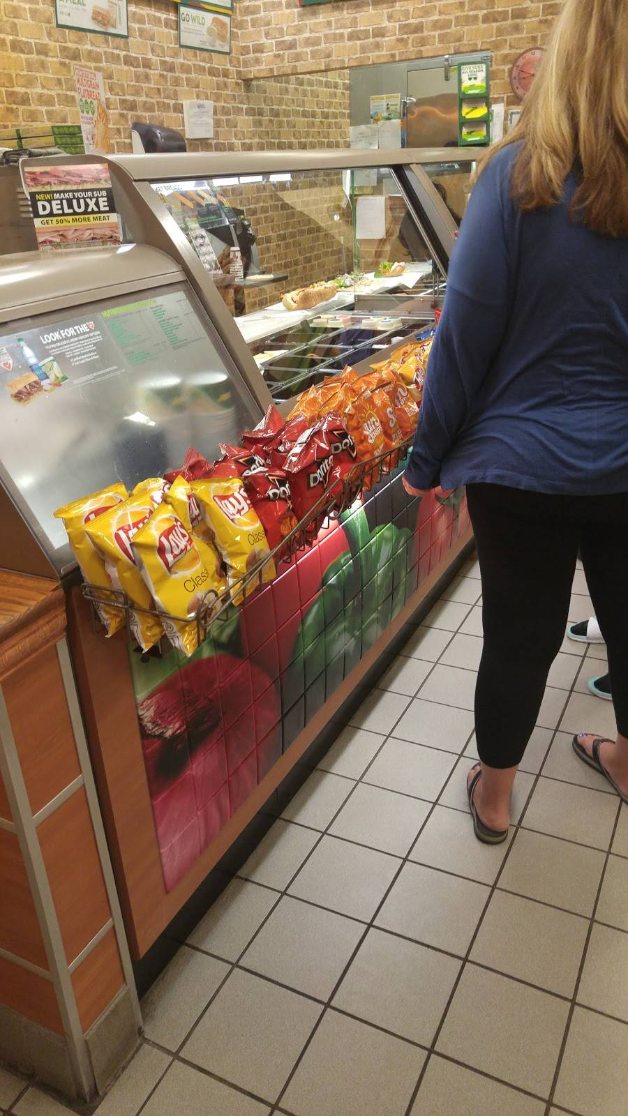 Subway Restaurants | restaurant | 53 S Randall Rd, North Aurora, IL 60542, USA | 6308977827 OR +1 630-897-7827