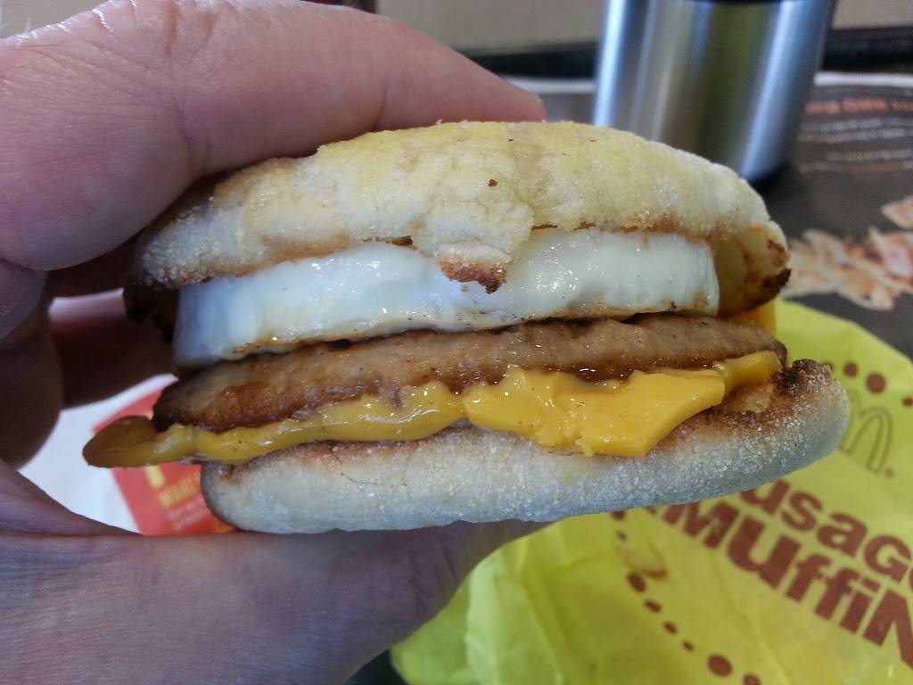 McDonalds | cafe | 1450 E Wayzata Blvd E, Wayzata, MN 55391, USA | 9524750258 OR +1 952-475-0258