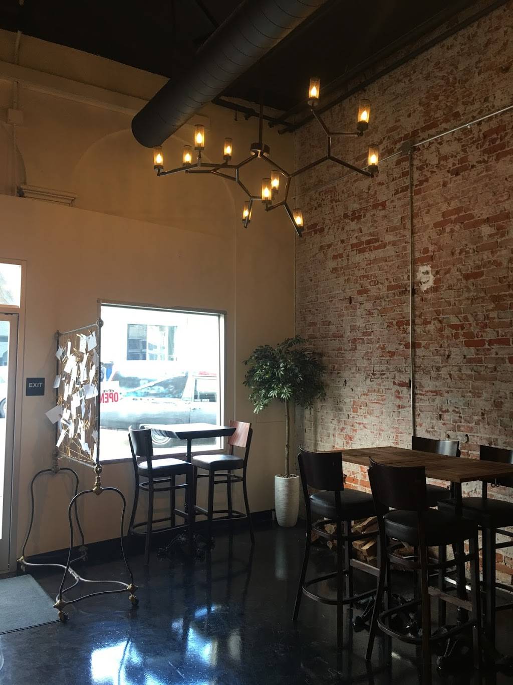 MidiCi Wood Fired Pizza | restaurant | 512 E Main St, Ventura, CA 93001, USA | 8056283903 OR +1 805-628-3903