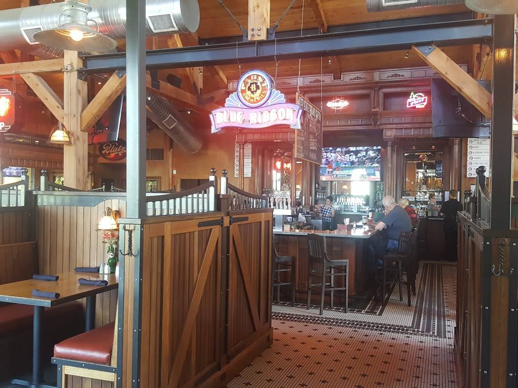 Water Street Brewery | restaurant | 1251 Gateway Dr, Grafton, WI 53024, USA | 2623752222 OR +1 262-375-2222