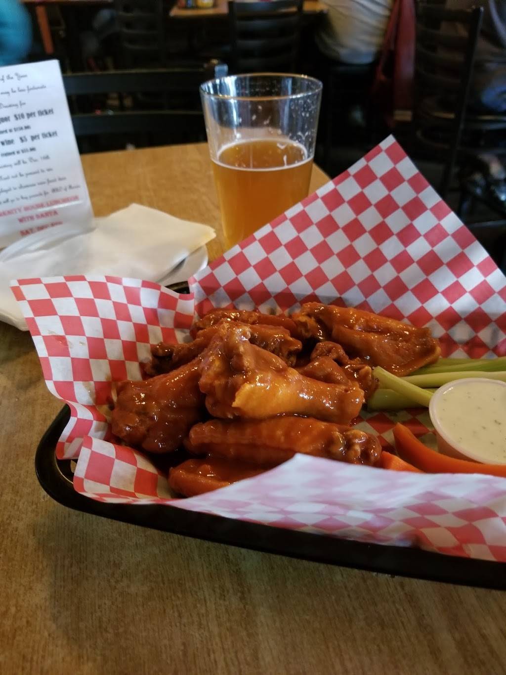 Pitchers Sports Restaurant | restaurant | 1670 S Chambers Rd, Aurora, CO 80017, USA | 3037517115 OR +1 303-751-7115