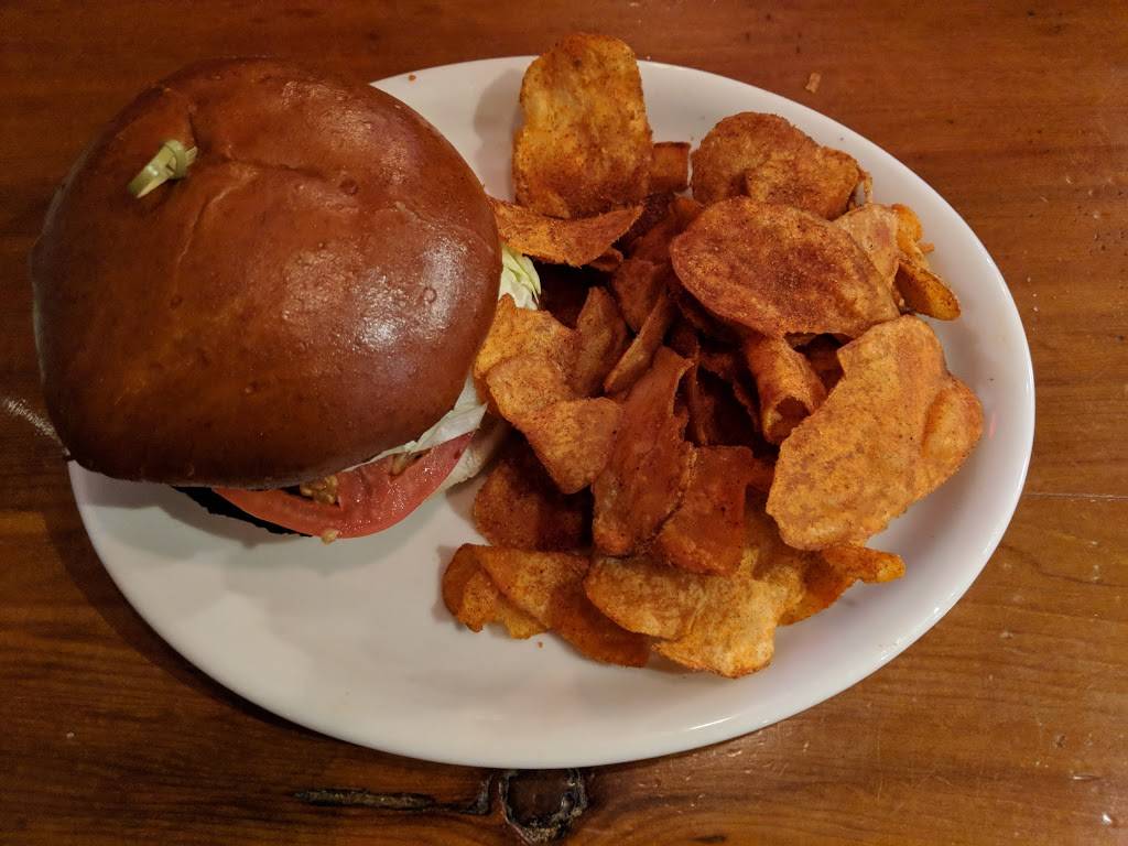 Gunbarrel Tavern & Eatery | restaurant | 1001 Heavenly Village Way, South Lake Tahoe, CA 96150, USA | 5305421460 OR +1 530-542-1460