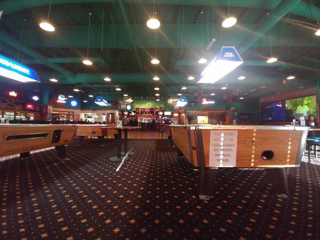 Bowlero Manteca | restaurant | 1251 E Yosemite Ave, Manteca, CA 95336, USA | 2098242889 OR +1 209-824-2889