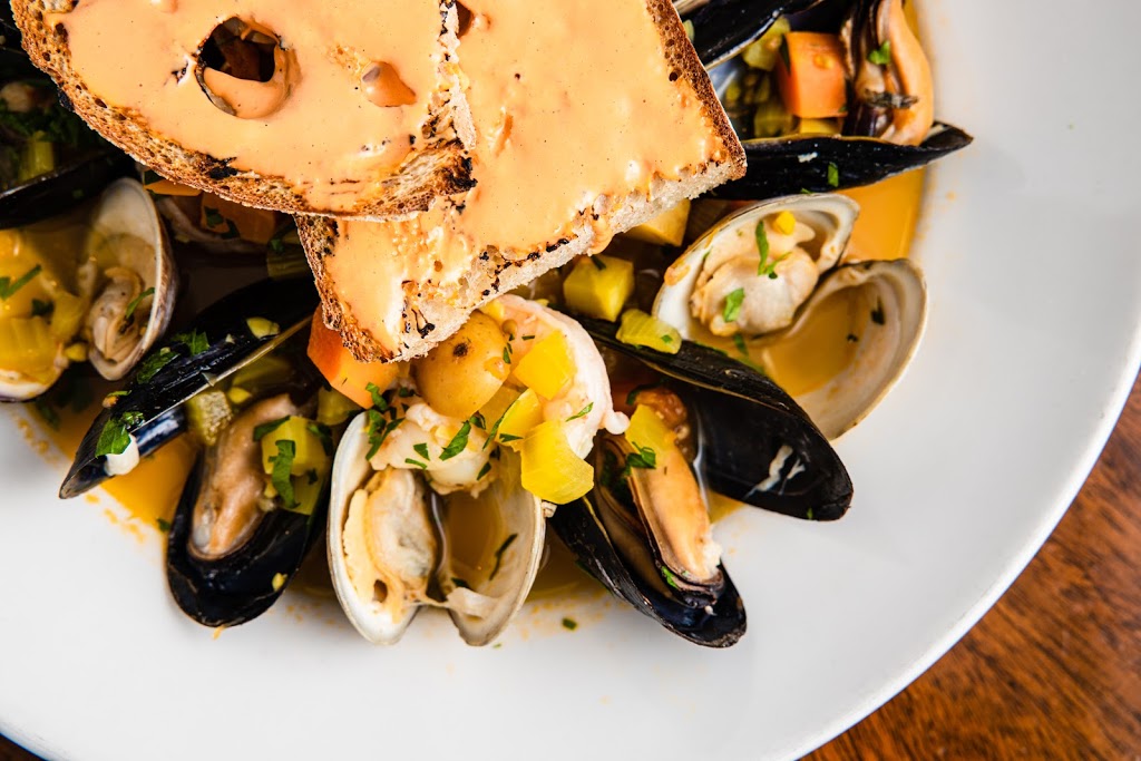 Hampton Street Vineyard | restaurant | 1207 Hampton St, Columbia, SC 29201, USA | 8032520850 OR +1 803-252-0850