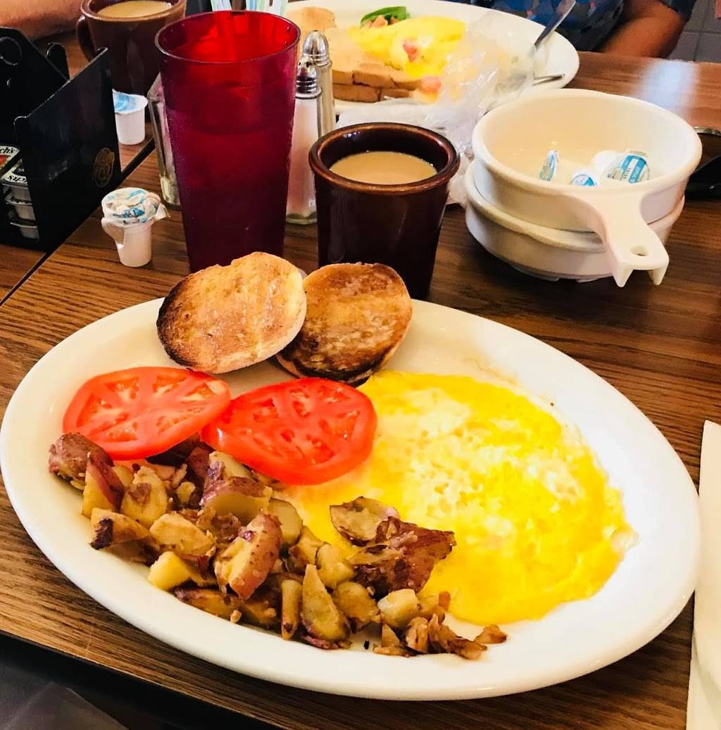 Geronimos Grill Tavares | restaurant | 359 E Burleigh Blvd, Tavares, FL 32778, USA | 3527427432 OR +1 352-742-7432