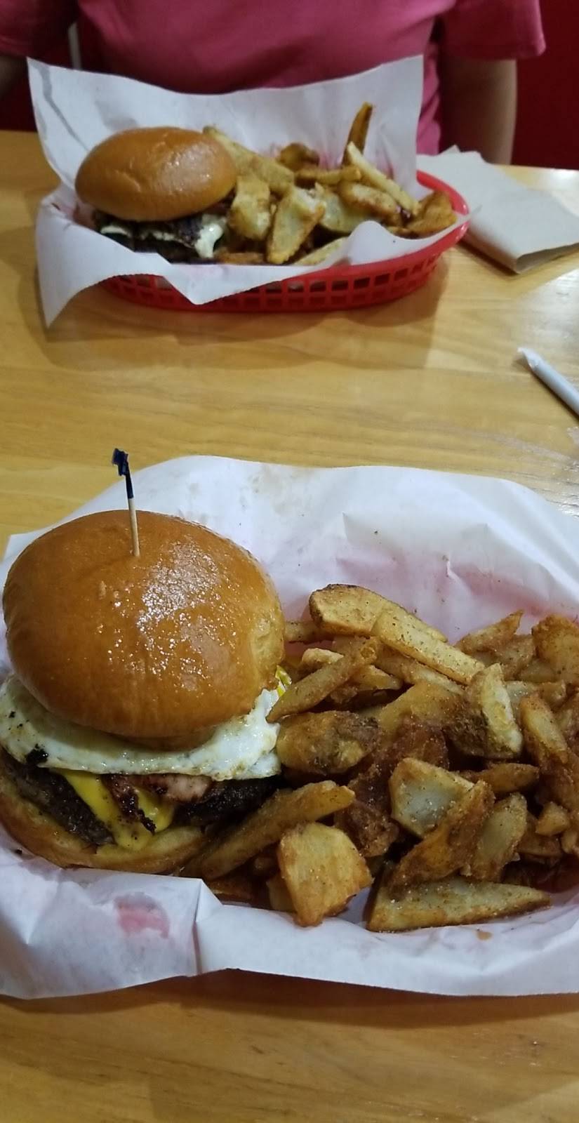 RedBeards Burger Barn | restaurant | 2213 S Caraway Rd, Jonesboro, AR 72401, USA | 8705205123 OR +1 870-520-5123