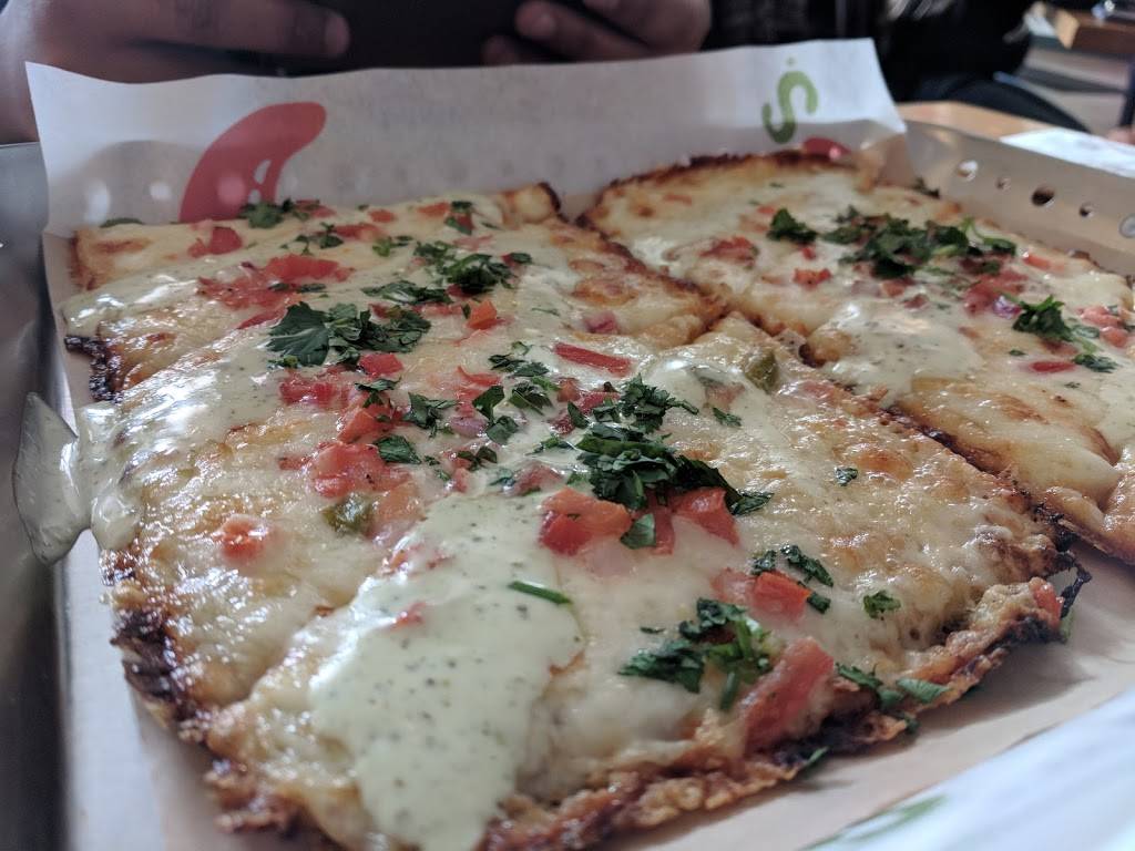 Chilis Grill & Bar | restaurant | 2121 Euclid Ave SC, #212A, Cleveland, OH 44115, USA | 2166875492 OR +1 216-687-5492